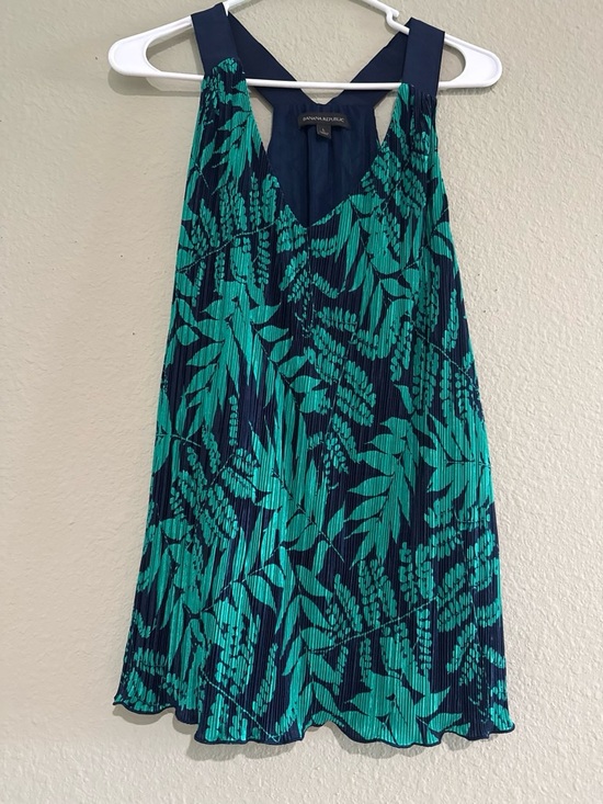 Banana Republic Tops - Banana Republic Navy & Teal Pleated V-Neck top